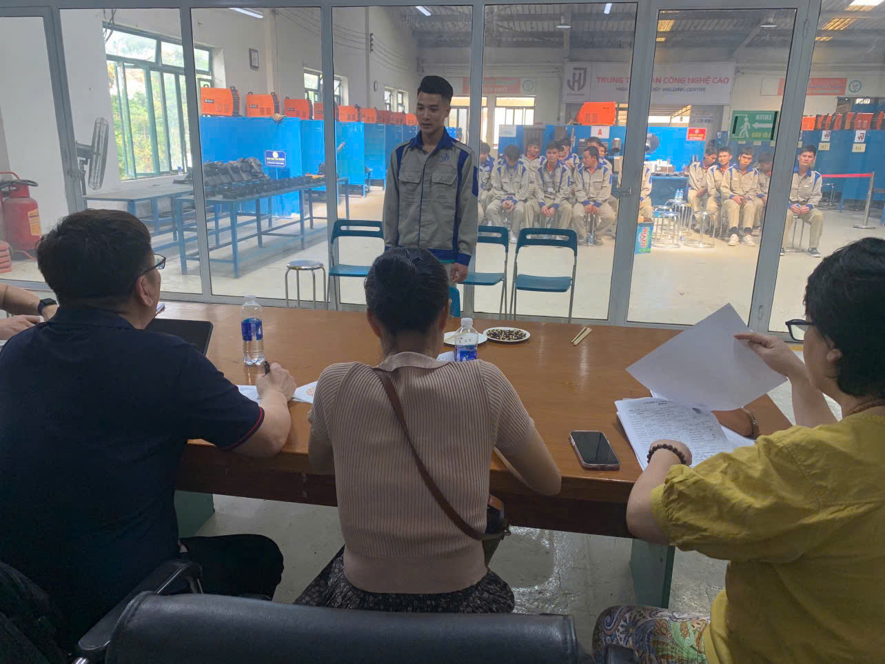 TUYỂN LAO ĐỘNG LÀM VIỆC TẠI ĐÀI LOAN – LƯƠNG CAO, TĂNG CA NHIỀU